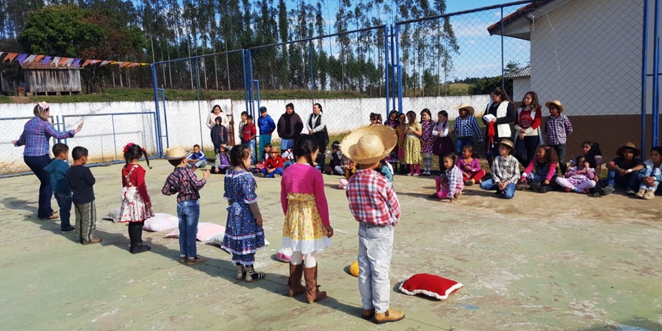 Escola Municipais e CMEIs comemoram festa junina em Ibaiti