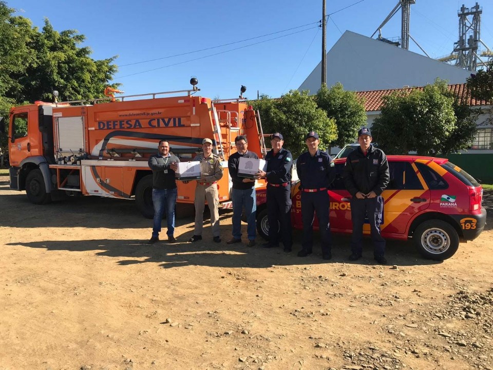 Bombeiro Comunitário de Ibaiti recebe doação de capacetes de proteção da Cooperativa Integrada