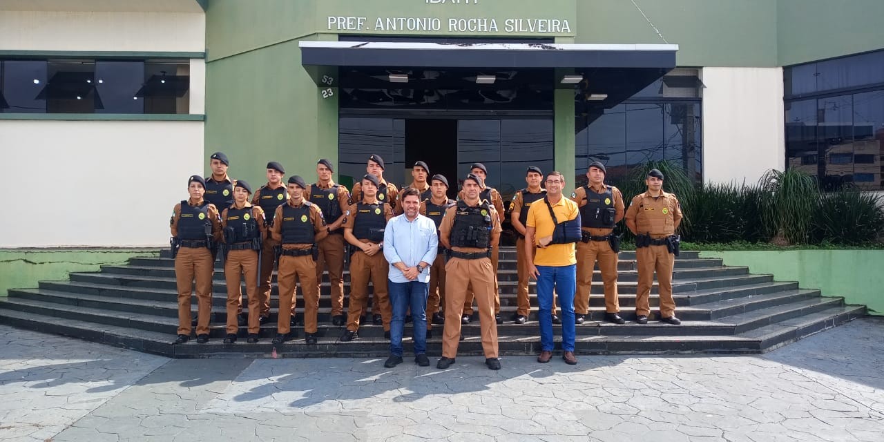 Prefeito Dr. Antonely e vice Ulisses recebem novos policiais militares que irão iniciar estágio operacional na região de Ibaiti; Etapa é parte final do Curso de Formação de Praças do 2ºBPM